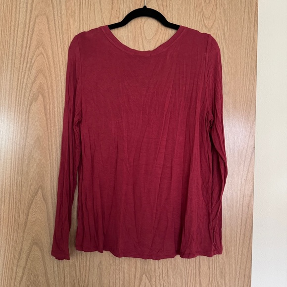 🖤5/$20 Red Criss Cross Long Sleeve Top - Picture 5 of 6